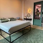 Ξενοδοχείο Riche 3*